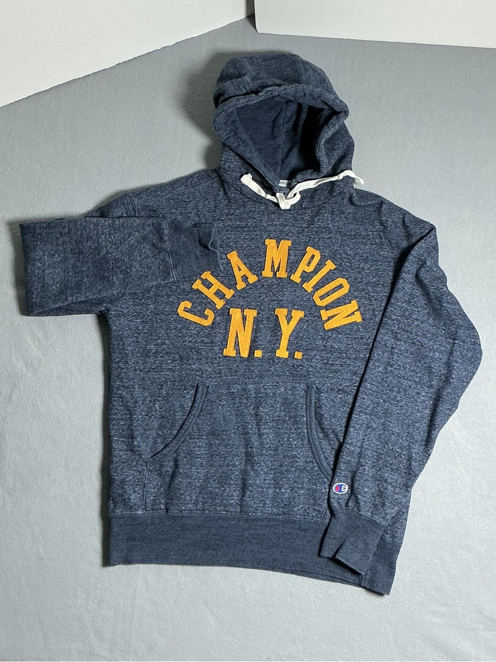 Champion Men’s Hoodie Size Small N.Y. Spellout  Blue Gold Pullover Sweatshirt - Picture 2 of 16